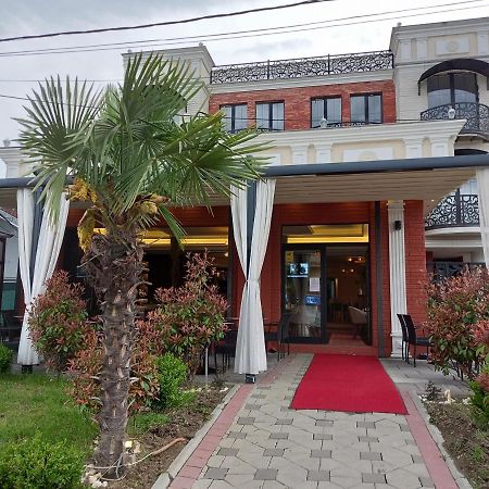Conti Hotel & Restaurant Gjakova Bagian luar foto