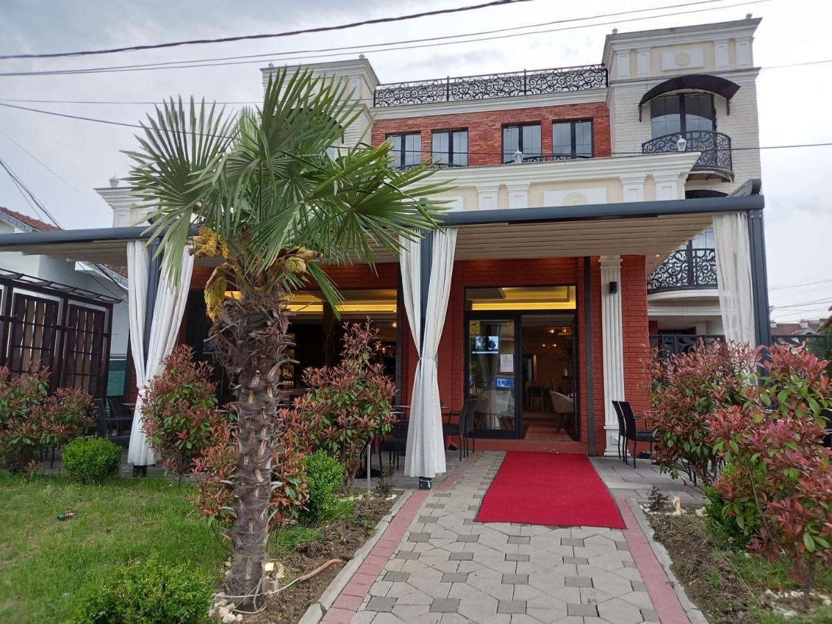 Conti Hotel & Restaurant Gjakova Bagian luar foto
